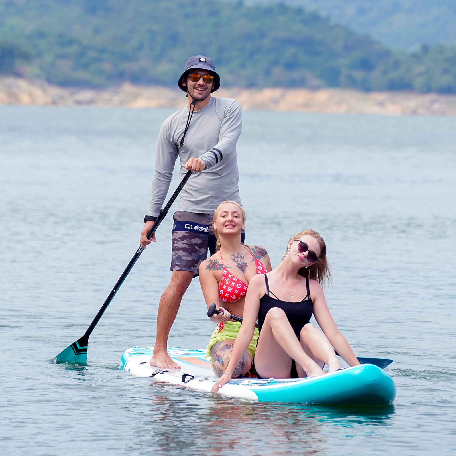 paddle board for friends meeting